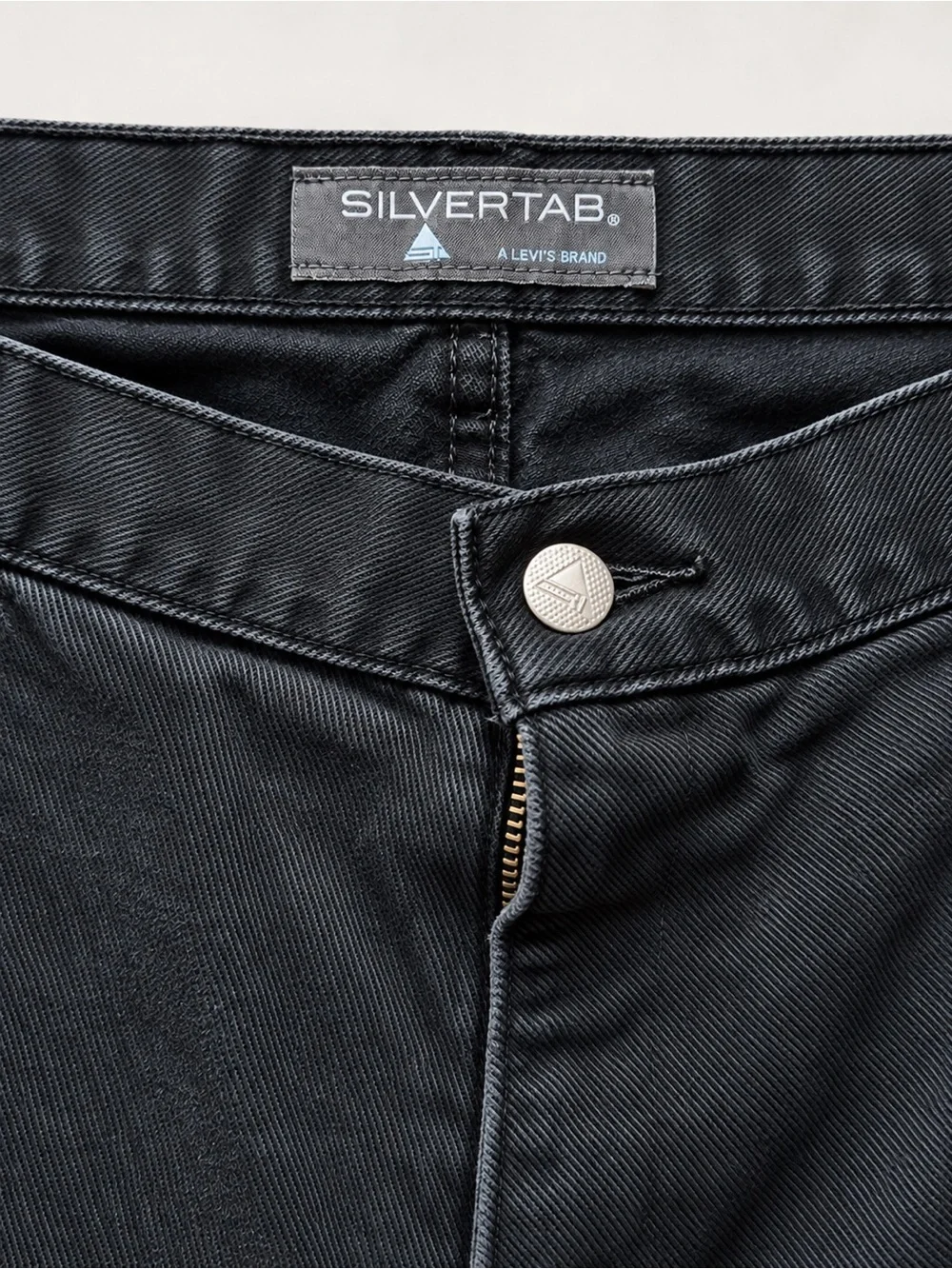 Levis relaxed straight